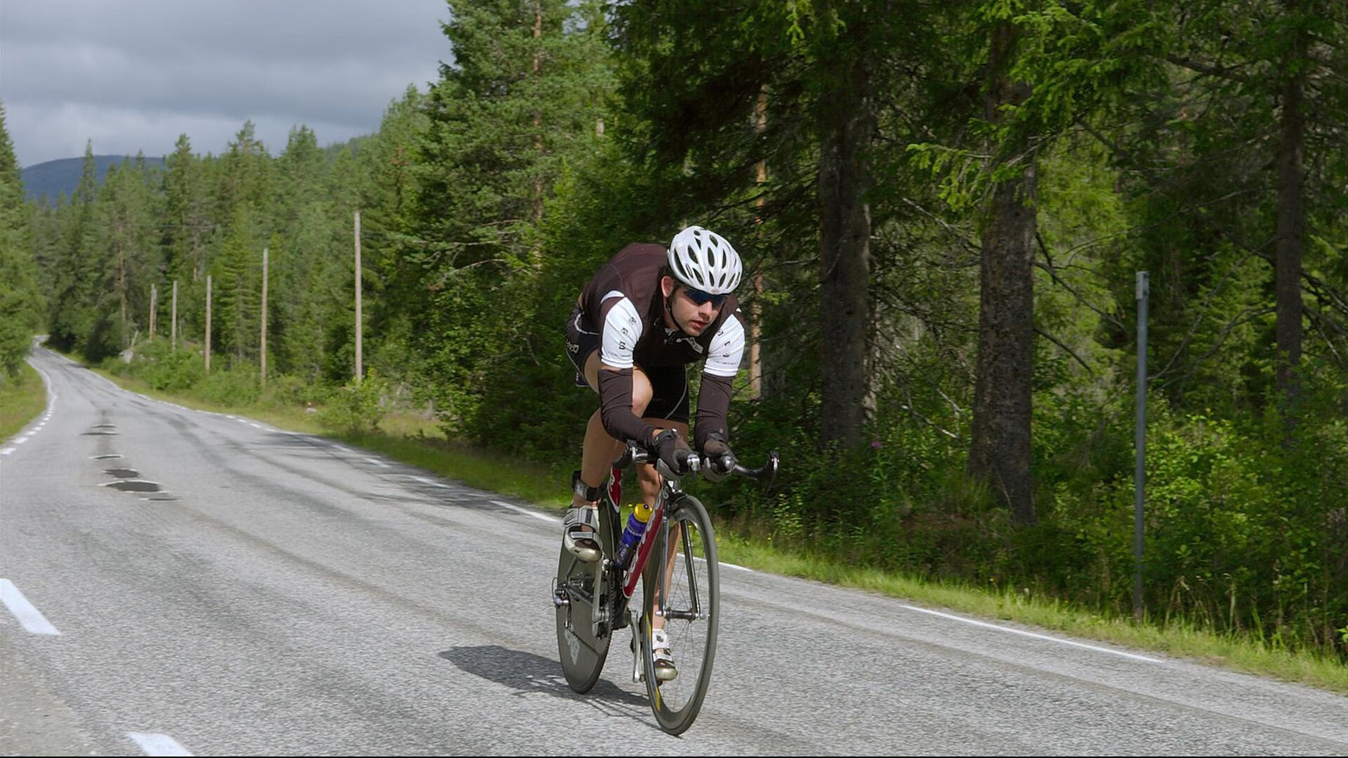 开云ios-传感器科技如何提升赛车性能，汽车传感器技术
